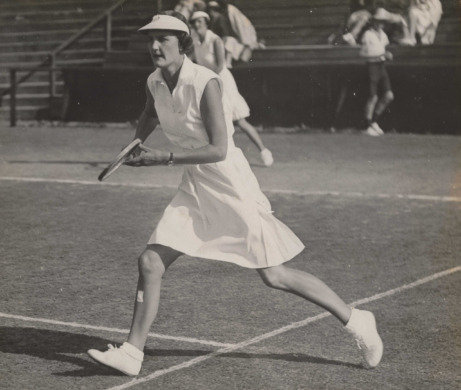 Unknown female player